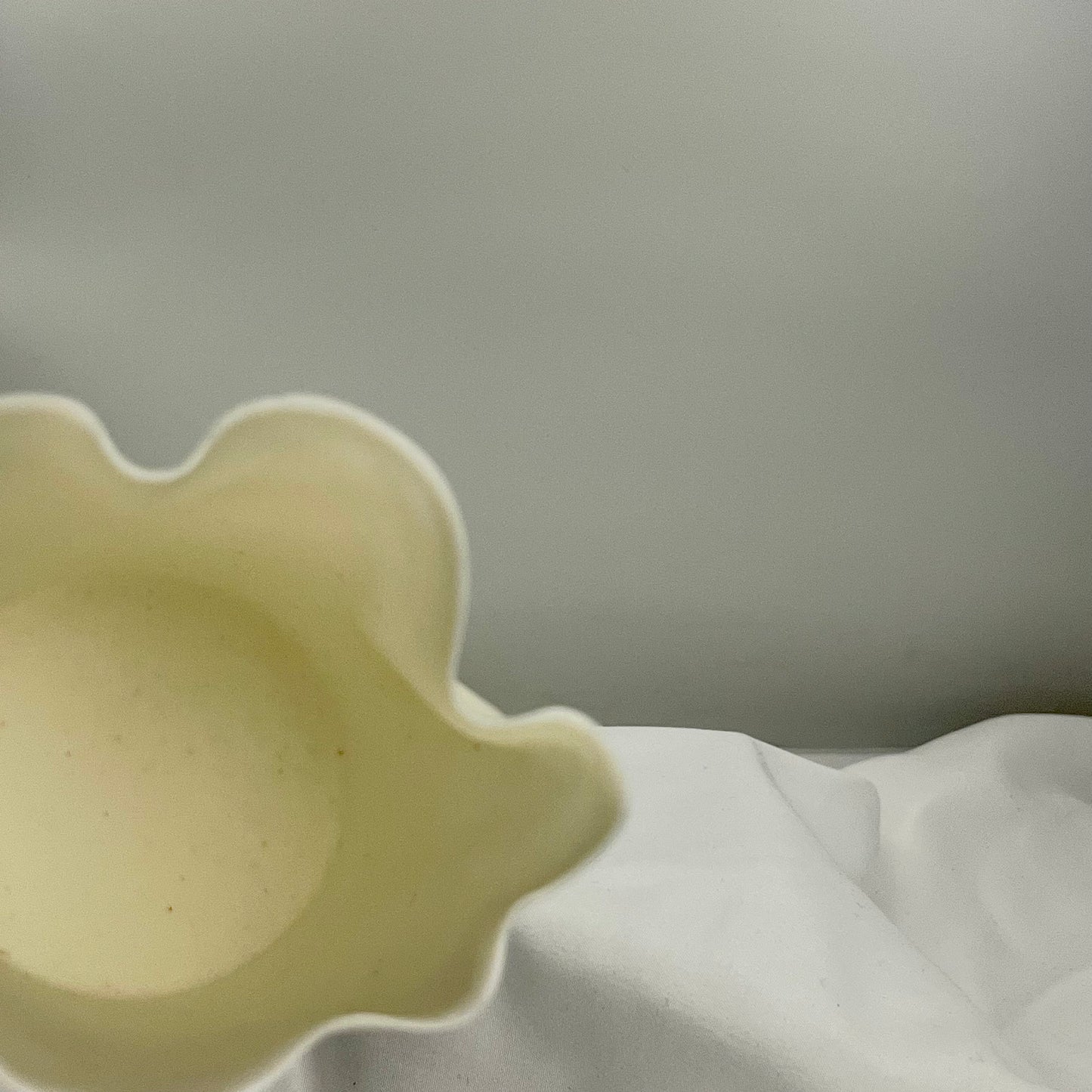 Porcelain cup with curves