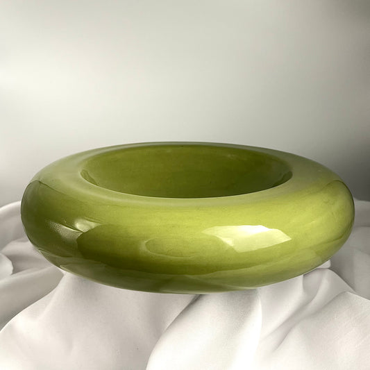 Green "donut" plate
