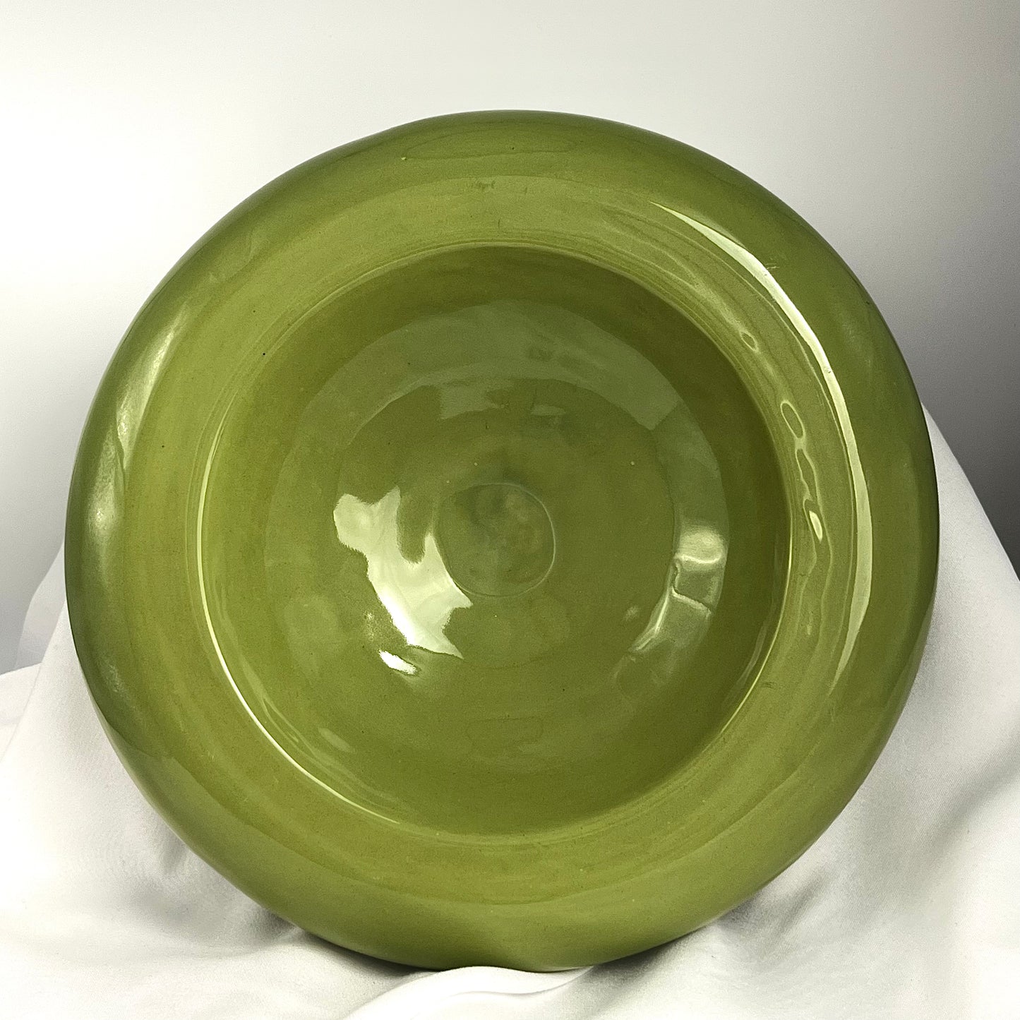 Green "donut" plate
