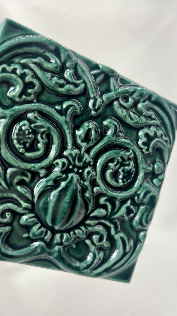 Majolica tile "Fairy Tale"